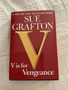 V is for Vengeance by Sue Grafton LARGE PRINT EDITION